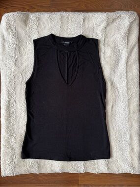 Black Sleeveless Keyhole Tank